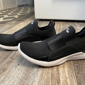 APL Women's Techloom Bliss Size 8 Black Shoes